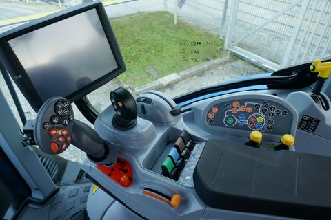 New Holland T6.180 Auto Command SideWinder II (Stage V) 