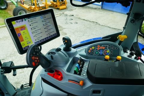 New Holland T5.140 Auto Command (Stage V)