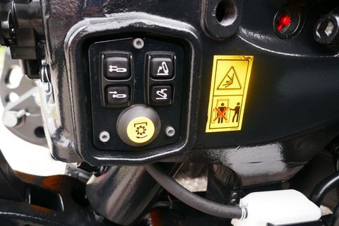 New Holland T5.140 Auto Command (Stage V)