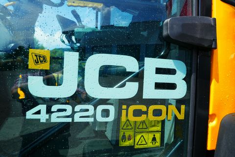 JCB Fastrac 4220 iCON