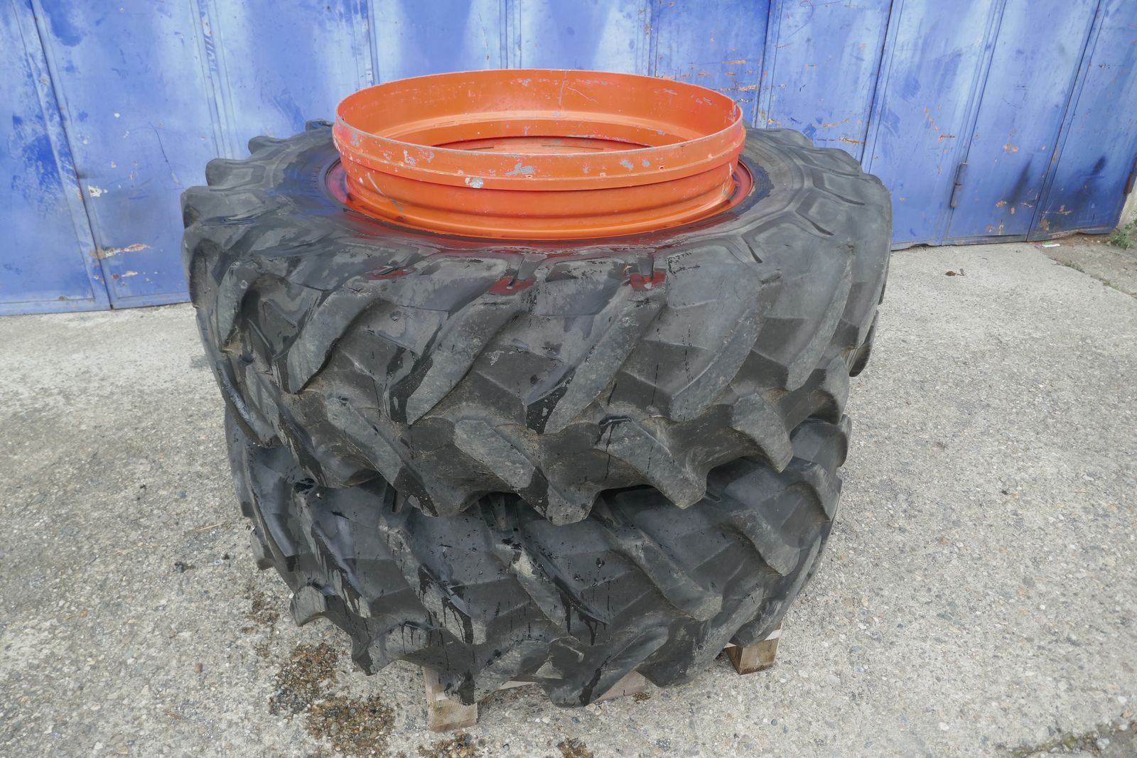 Trinker Zwillingsräder 16.9 R34 1