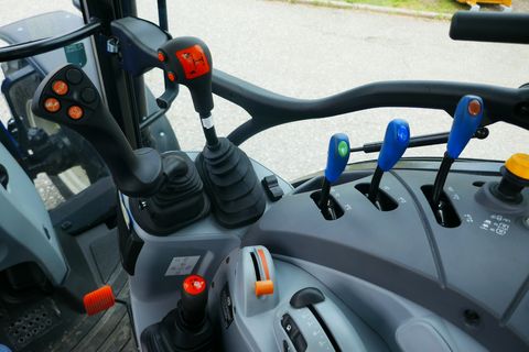 New Holland T5.90 Utility Dual Command