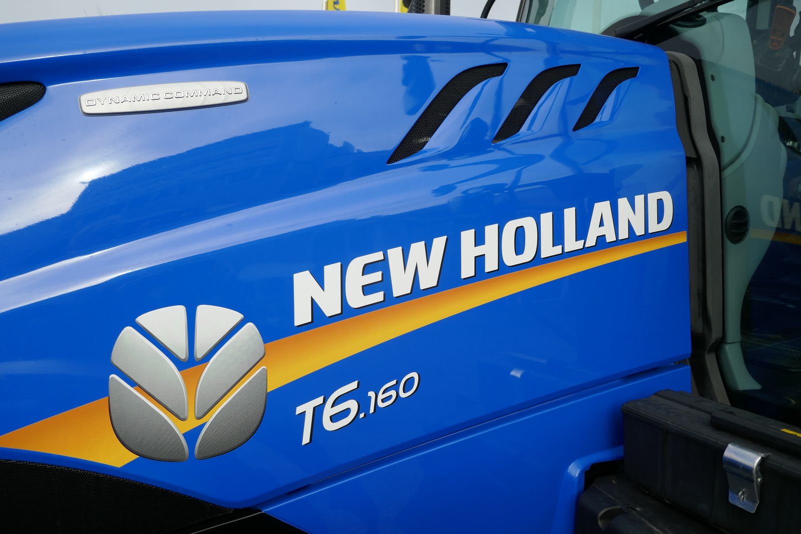 New Holland T6.160 Dynamic Command SideWinder II (Stage V) 2