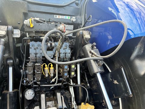 New Holland T7.270 Auto Command BluePower
