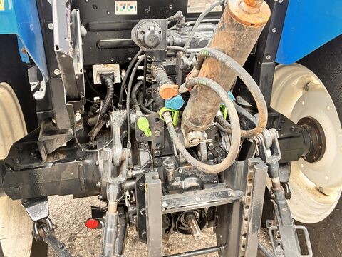 New Holland T4.95