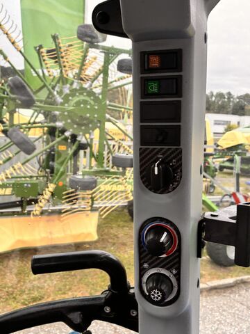 New Holland T4.95