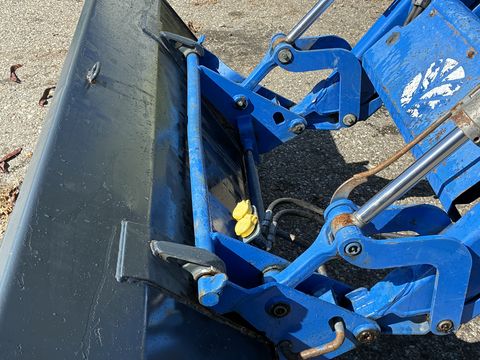 New Holland T5040