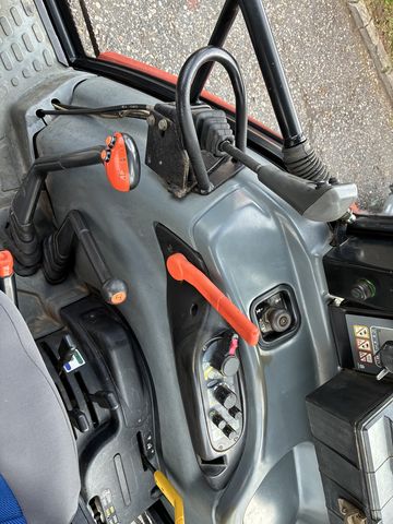 New Holland TL100 (4WD)