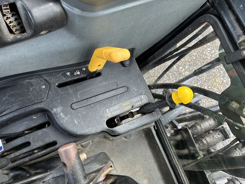 New Holland TL100 (4WD)