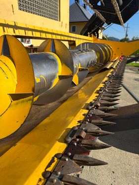 New Holland Header 17