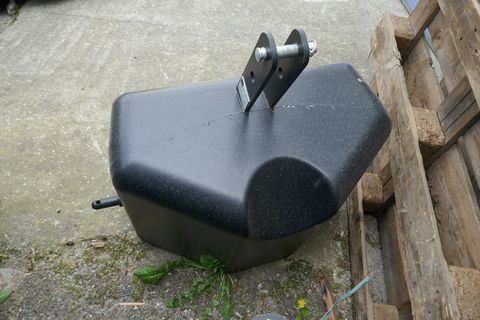 New Holland 400 kg