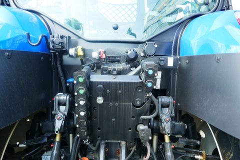 New Holland T5.110 Auto Command (Stage V)