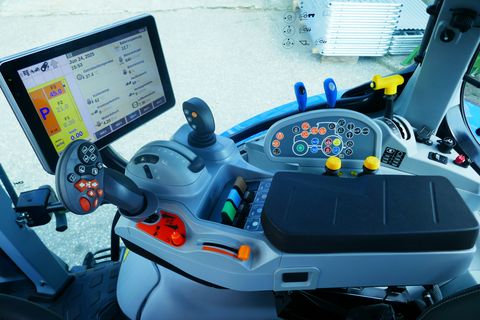 New Holland T5.110 Auto Command (Stage V)