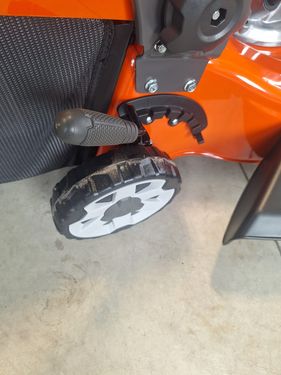 Husqvarna LC 151S