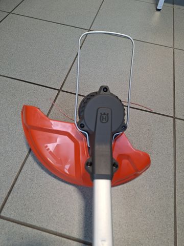 Husqvarna Akku-Trimmer 215 iL Set