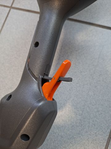 Husqvarna Akku-Trimmer 215 iL Set