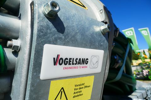 Joskin Alpina 2 6000 S + Vogelsang UniSpread 7,5 m