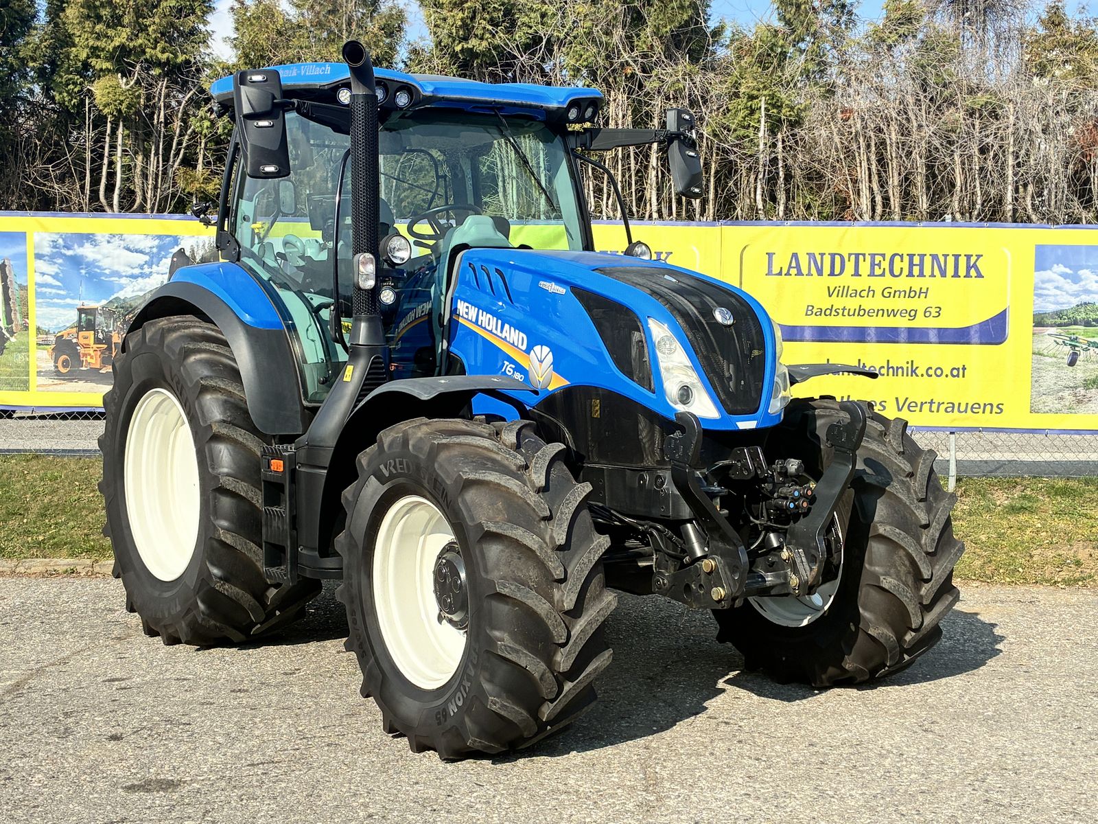 New Holland T6.180 Auto Command SideWinder II (Stage V)  2