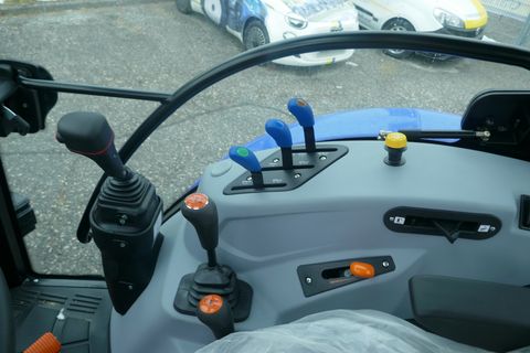 New Holland T5.100S Powershuttle