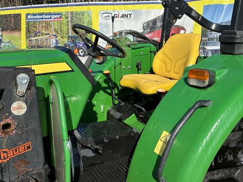 John Deere 5055E