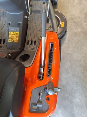 Husqvarna R 216 TC AWD