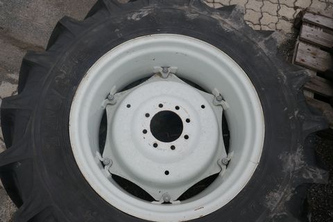 Taurus 420/70R28 mit NH Felge