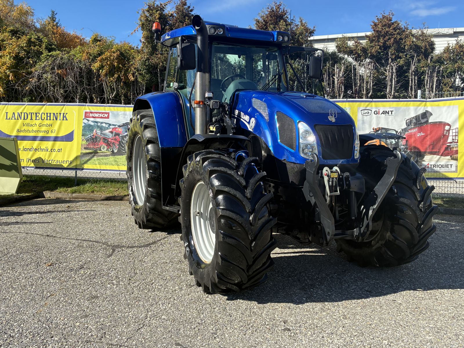 New Holland TV-T 195 Auto Command 2