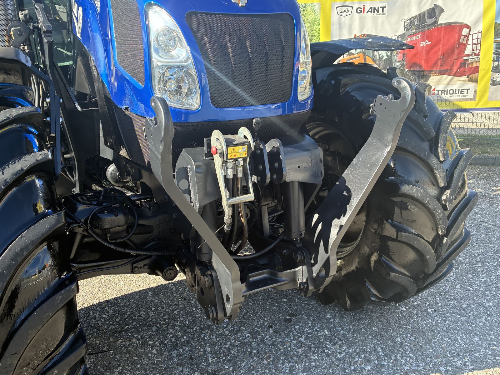 New Holland TV-T 195 Auto Command 3