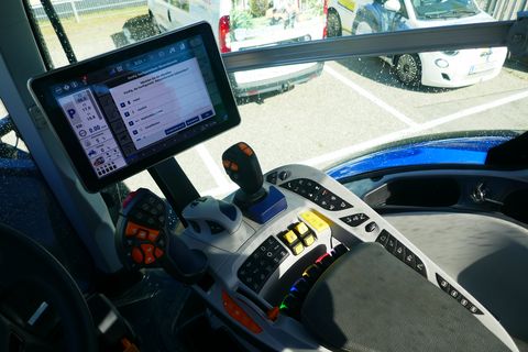 New Holland T7.245 PLM Auto Command