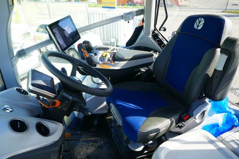 New Holland T7.245 PLM Auto Command