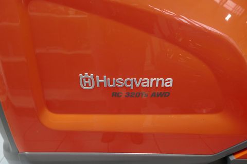 Husqvarna RC 320 TS AWD
