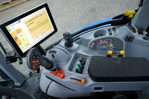 New Holland T5.120 Auto Command (Stage V)