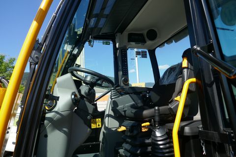 JCB TM 320