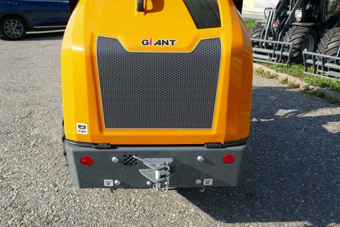 Giant G 2200 E