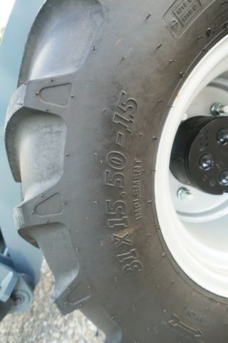 Giant G 2700E HD