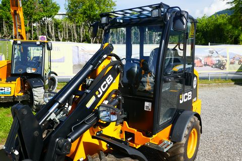 JCB 403 Agri