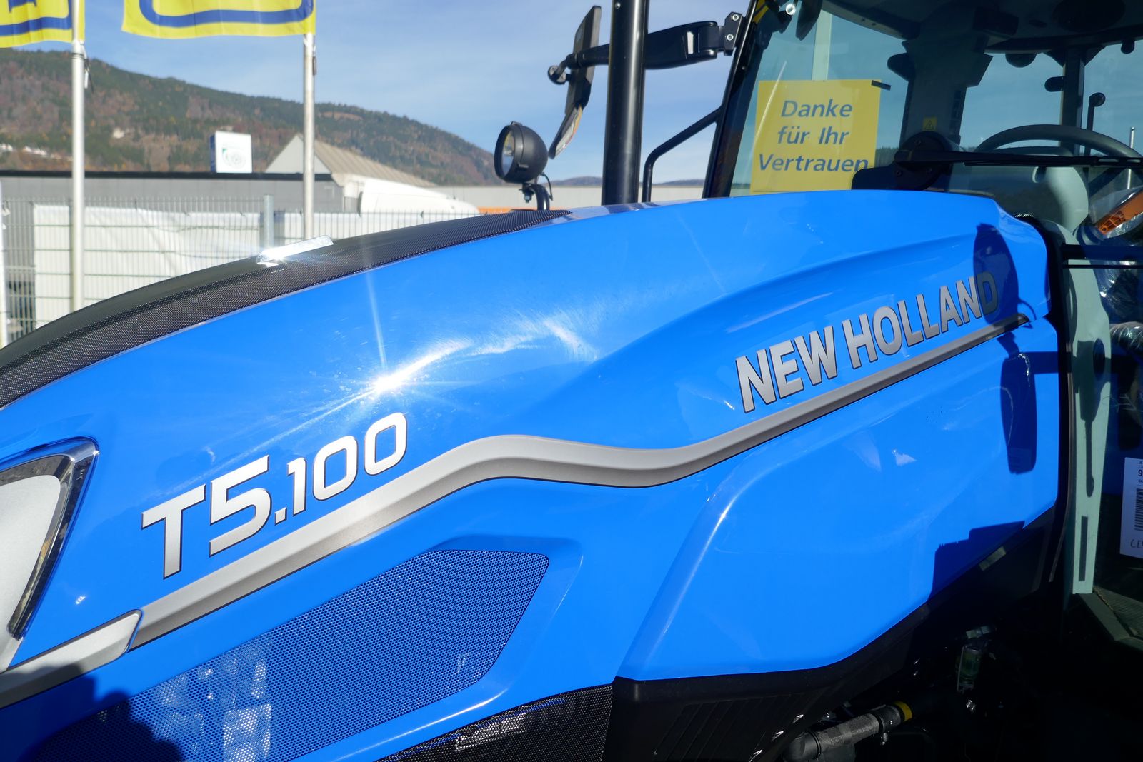New Holland T5.100 Dual Command 3