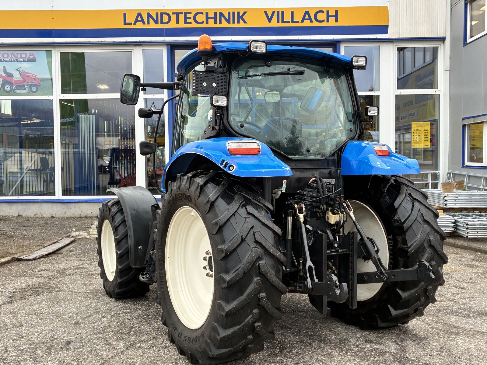 New Holland T6020 Delta 3