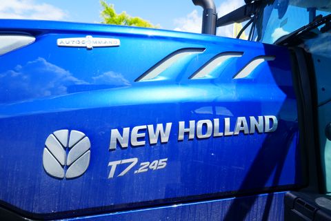 New Holland T7.245 Auto Command SideWinder II (Stage V)