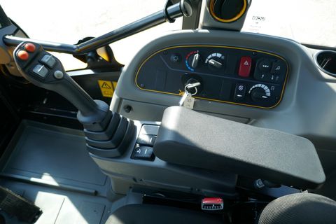 JCB TM 320