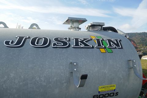 Joskin Alpina 2 6000 S + Vogelsang UniSpread 7,5 m