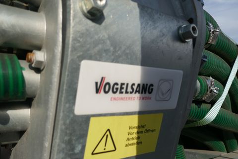 Joskin Alpina 2 6000 S + Vogelsang UniSpread 7,5 m
