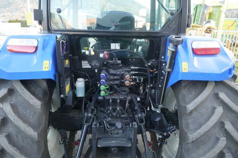 New Holland T5.100S Powershuttle