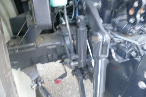 New Holland T5.100S Powershuttle