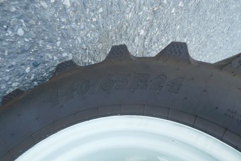 New Holland T5.100S Powershuttle