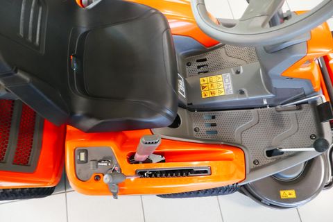 Husqvarna R 216TC AWD