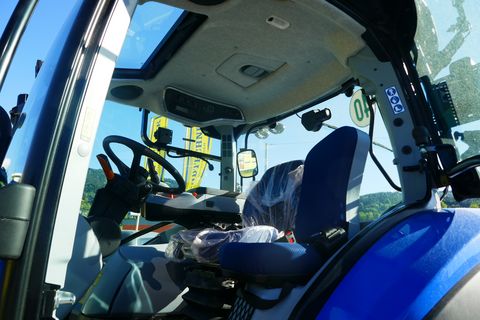 New Holland T5.120 Dynamic Command (Stage V)