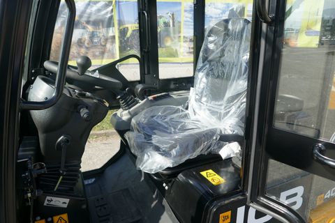 JCB 403 Agri 