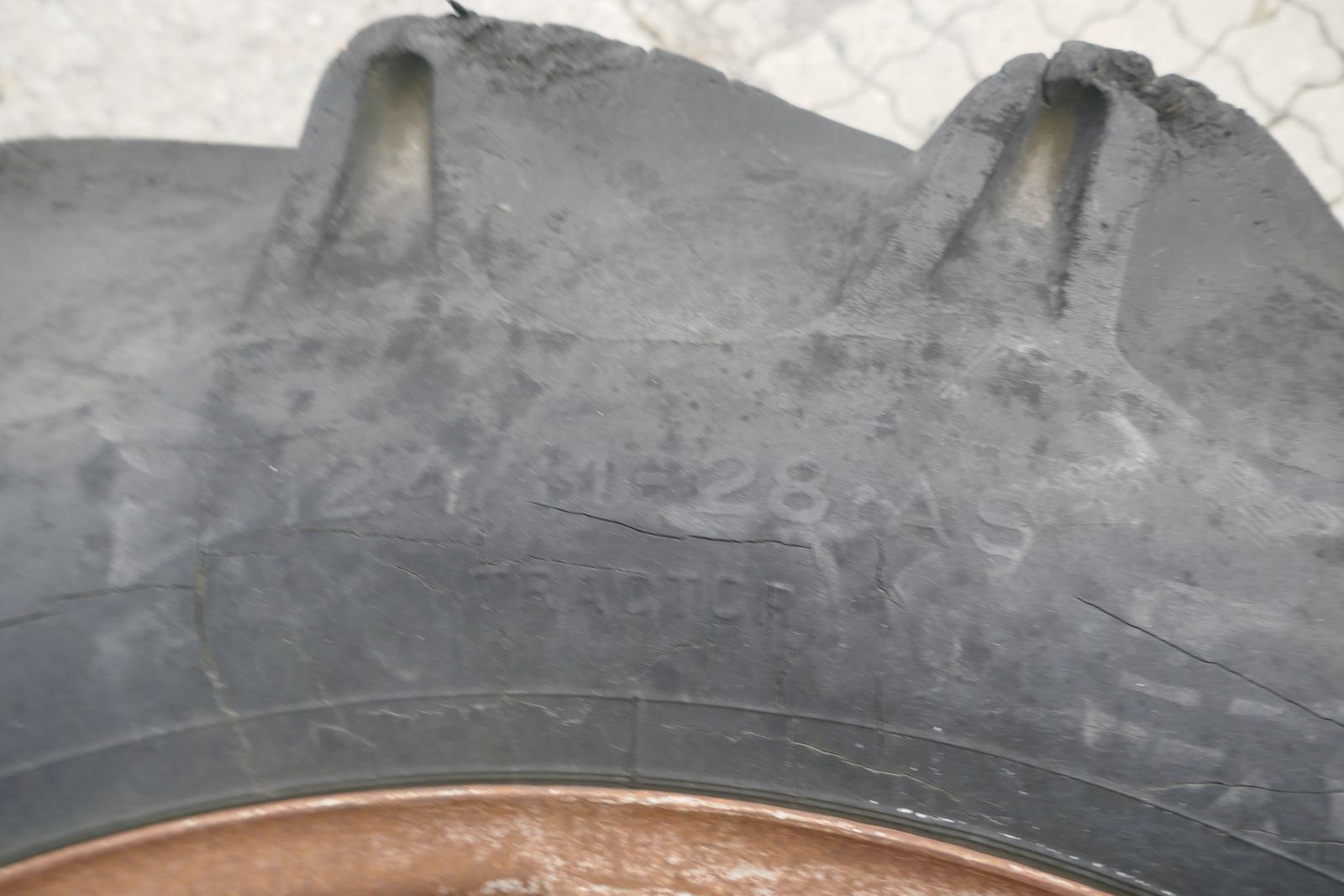 Trinker 12.4/11- R 28 Zwillingräder 3