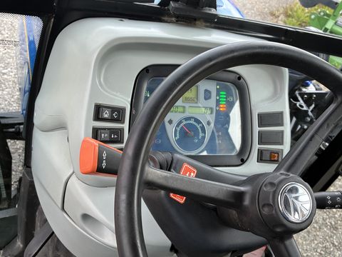 New Holland T4030 DeLuxe